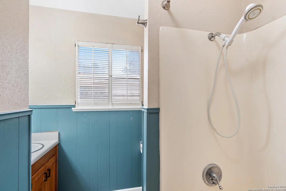 Photo of 5 DONNA DR