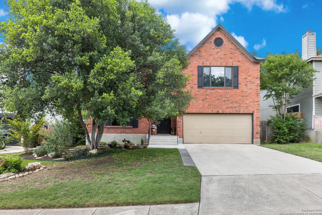 Photo of 7705 Wood Bluff