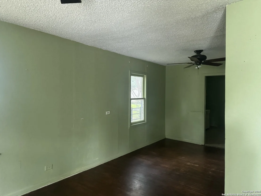 Photo of 907 Recio
