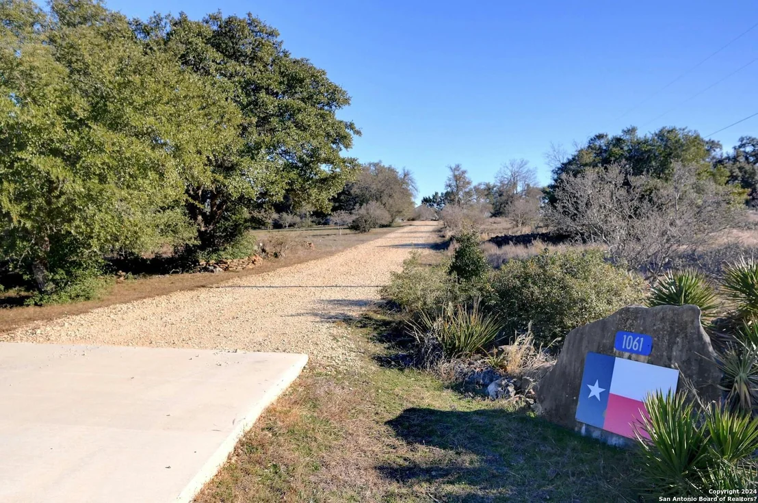 Photo of 1061 Cascade Trail