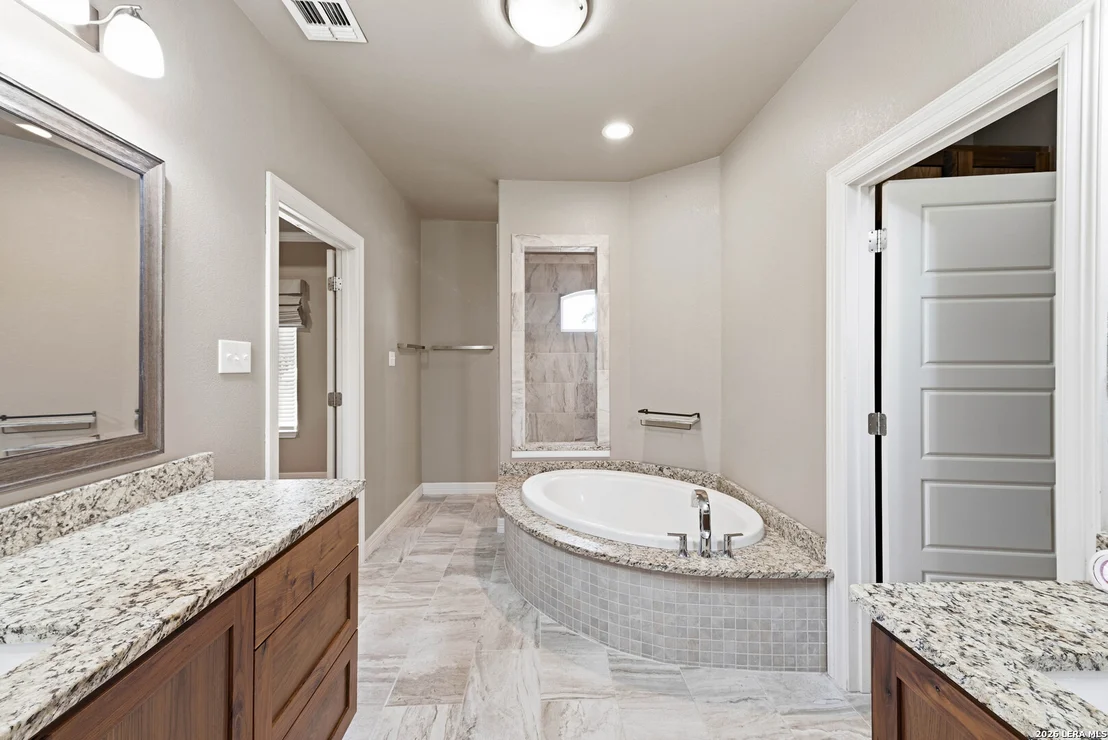 Photo of 353 BIG OAK DR