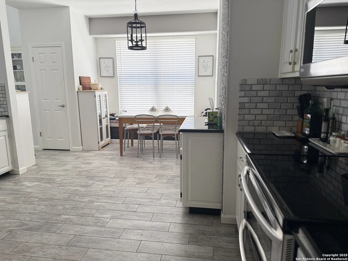 Photo of 2710 Montebello