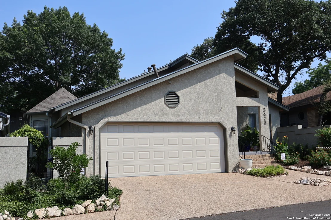 Photo of 3478 River Way