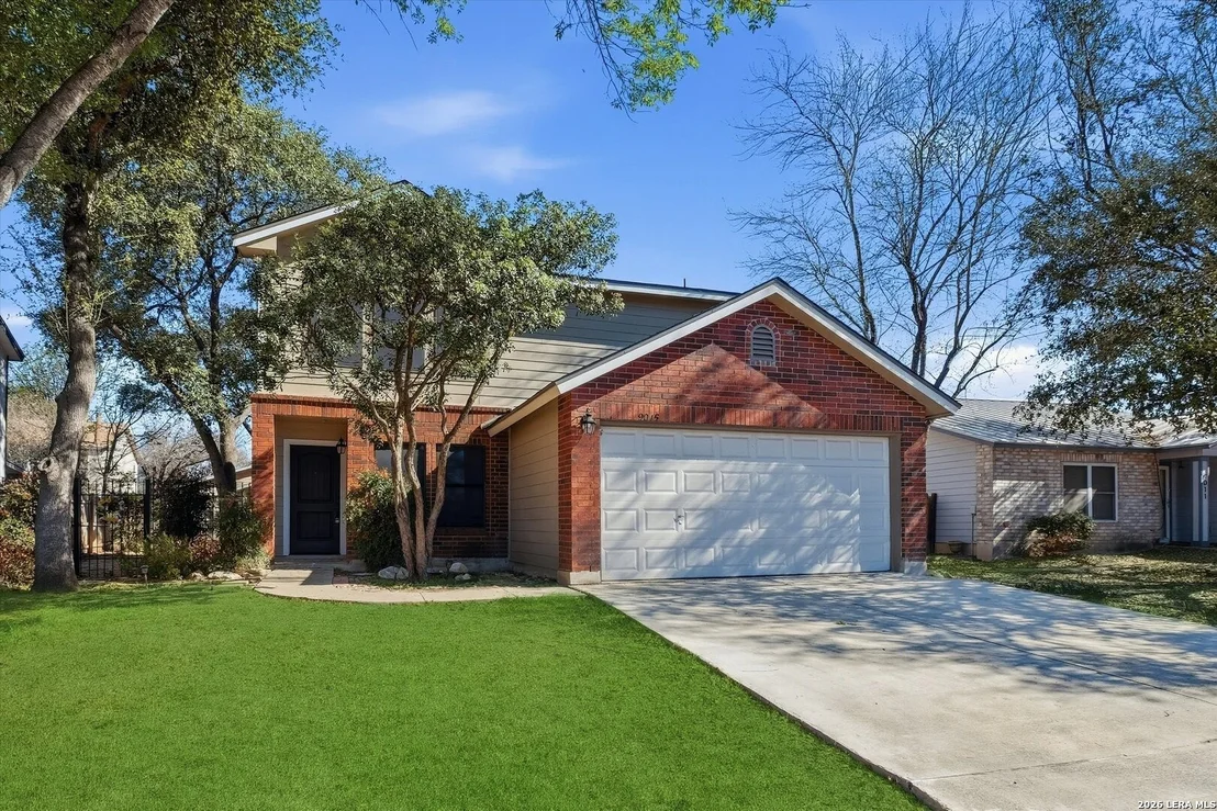 Photo of 9015 Mansfield
