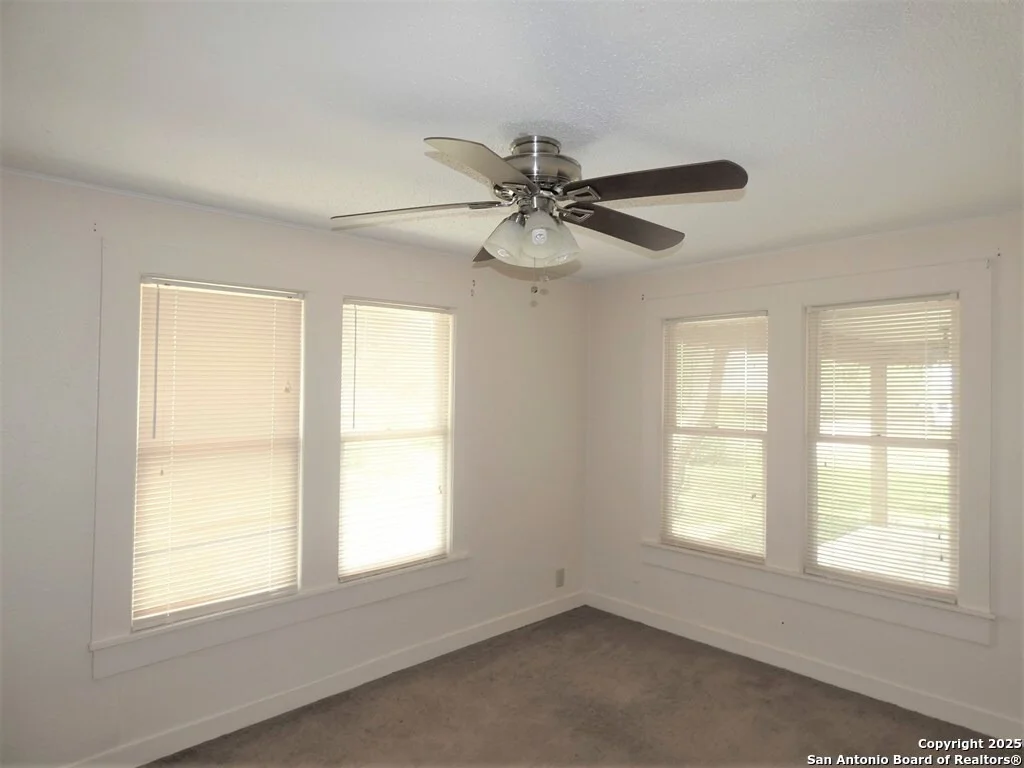 Photo of 158 Bronco Lane