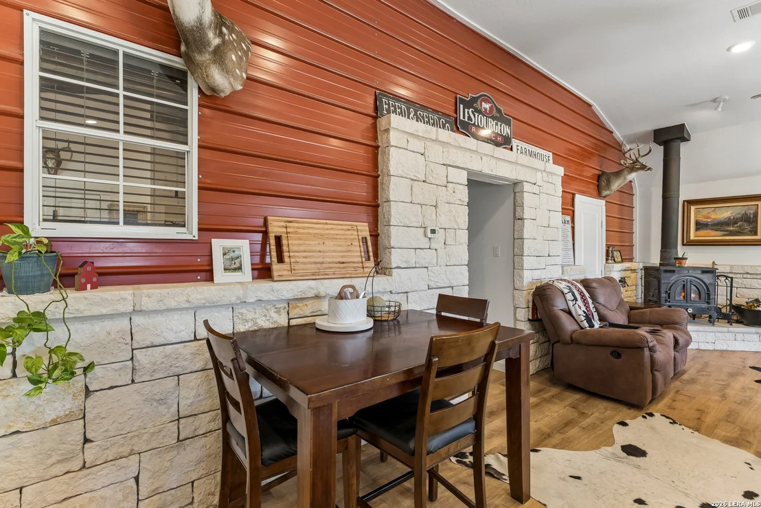 Photo of 652 OVERLOOK DR