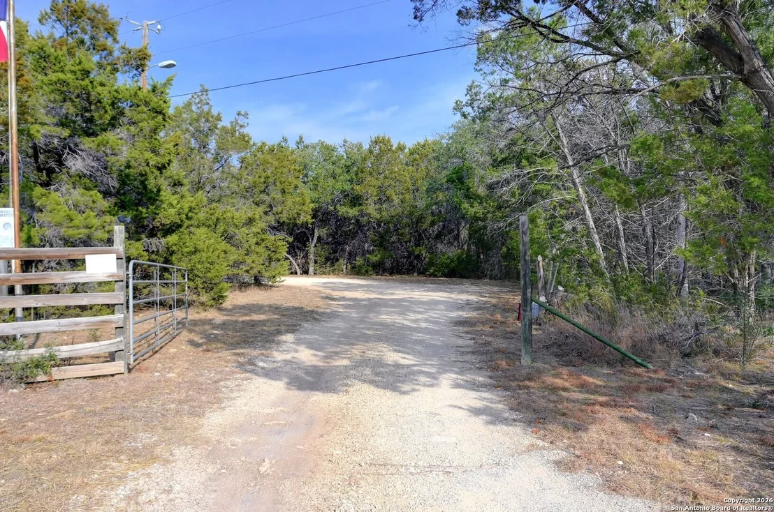 Photo of 1405 FOREST VIEW DR