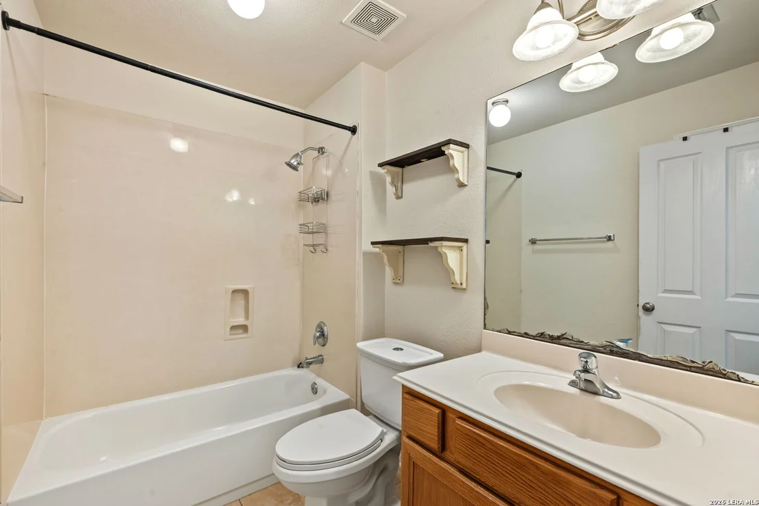 Photo of 418 Clover Ln