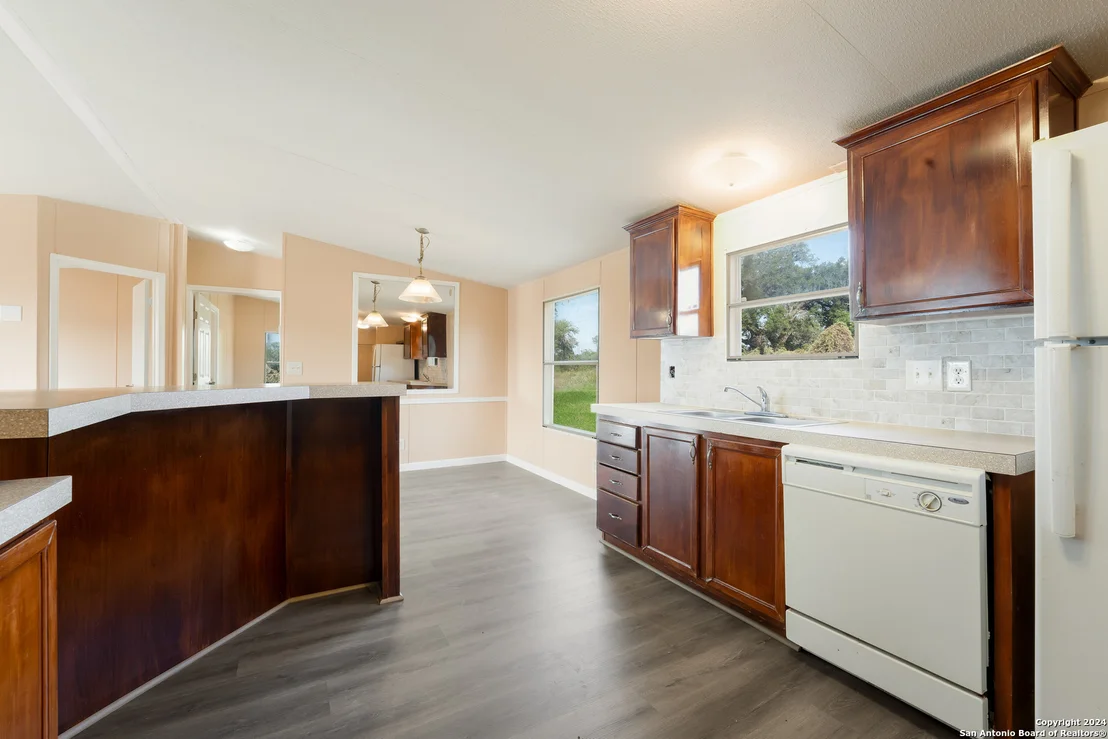 Photo of 658 COUNTY ROAD 124