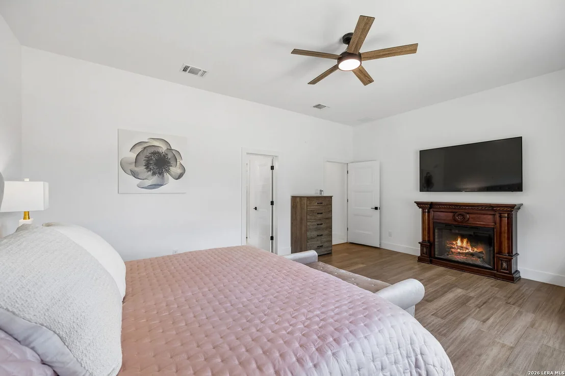 Photo of 216 MIDNIGHT DR