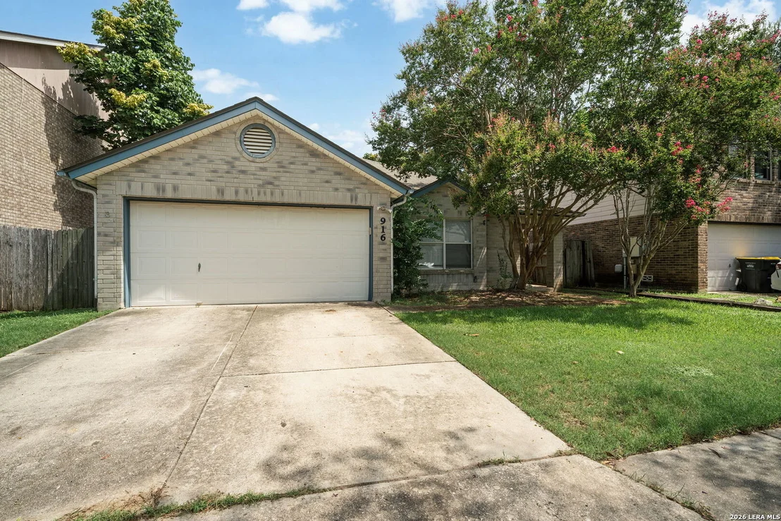 Photo of 916 ABERCORN