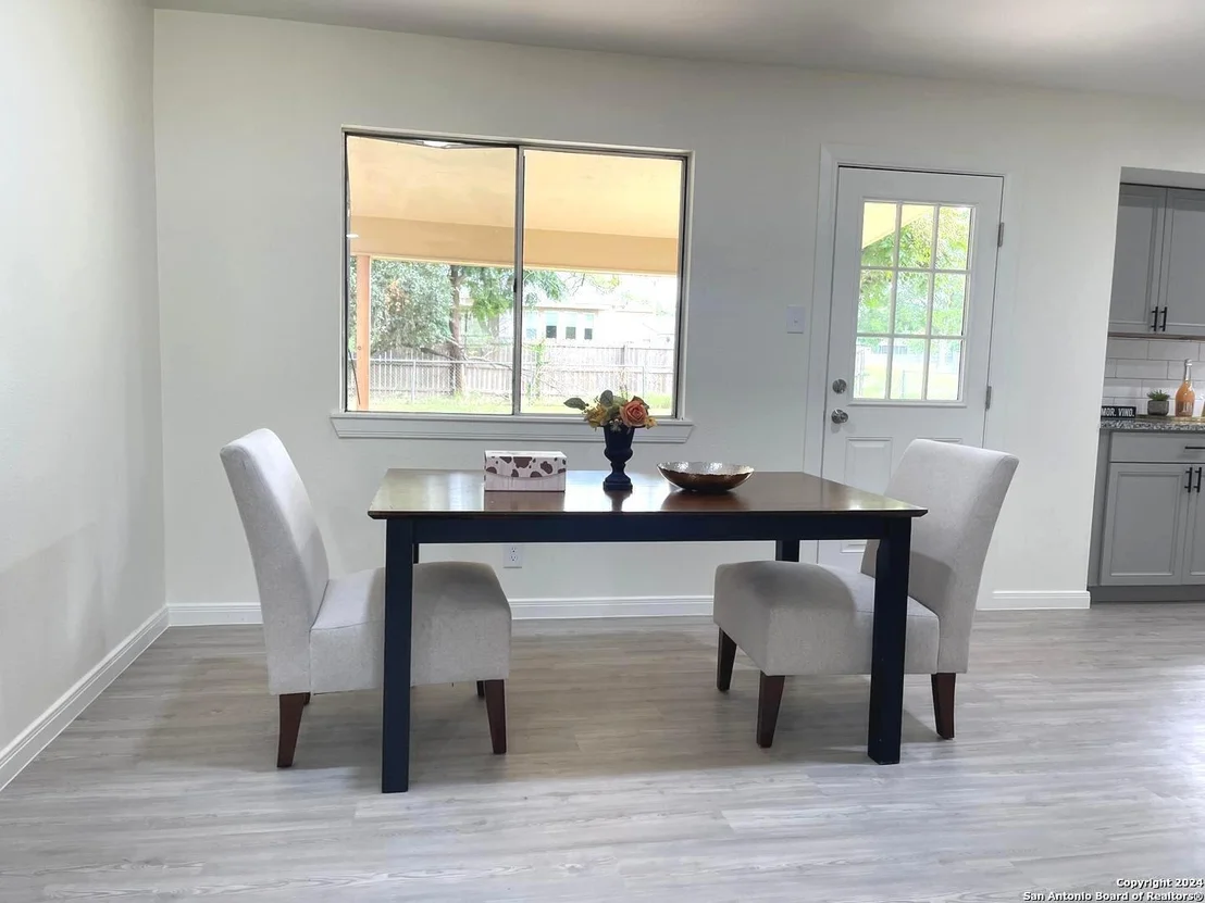 Photo of 8280 VENTURA BLVD