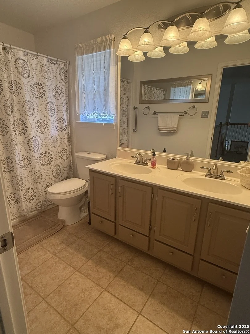 Photo of 2710 Montebello