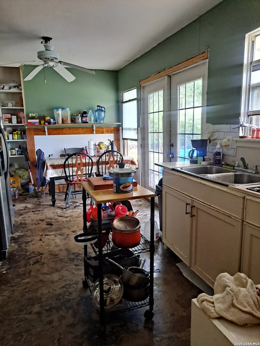 Photo of 2415 Gunsmoke