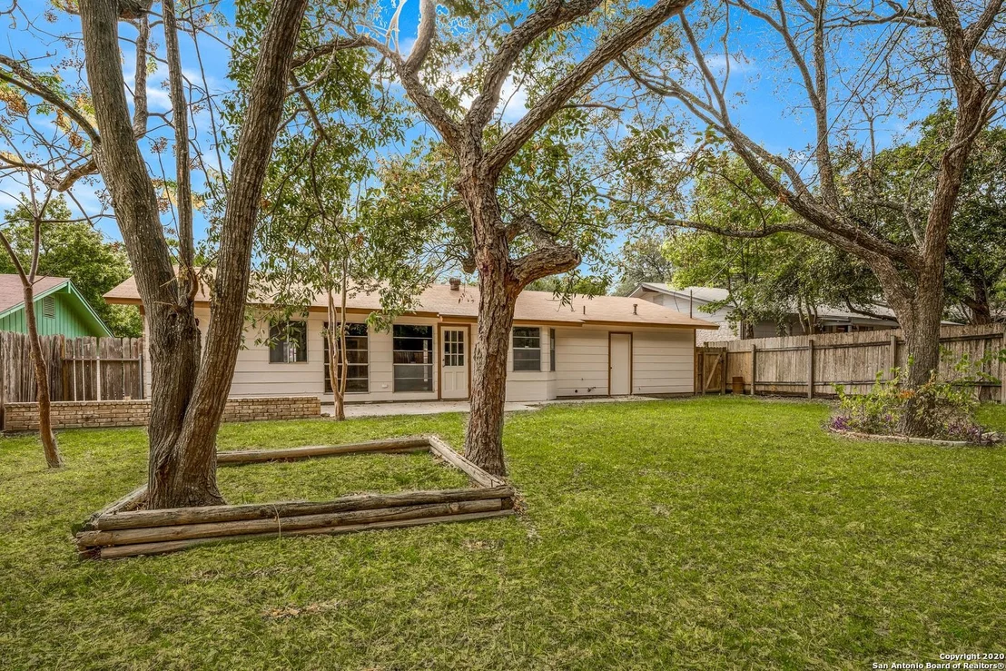 Photo of 6915 FOREST GRV