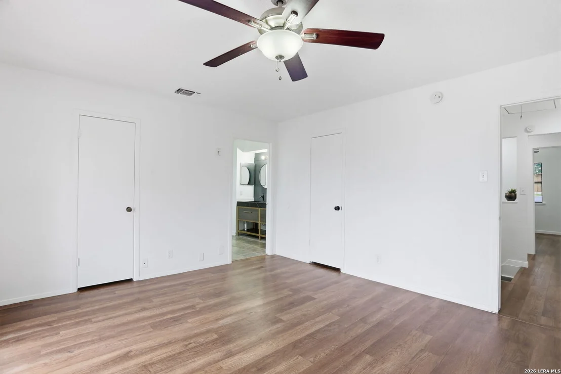 Photo of 8112 Scottshill