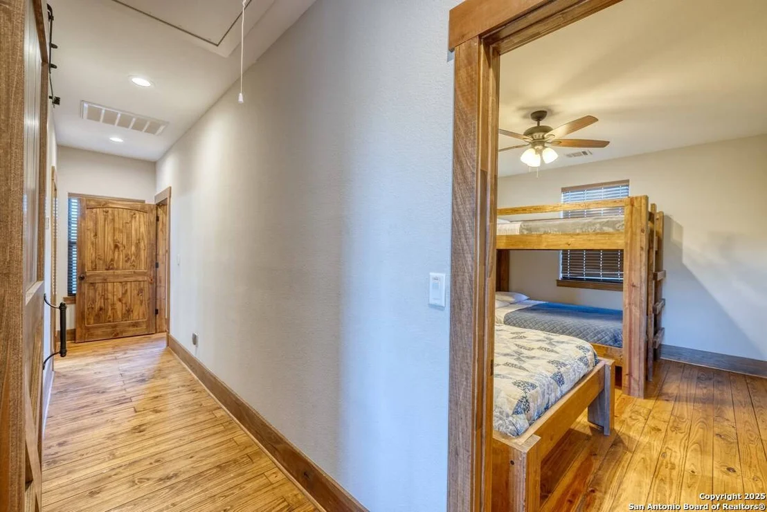 Photo of 1127 Mountain Valley