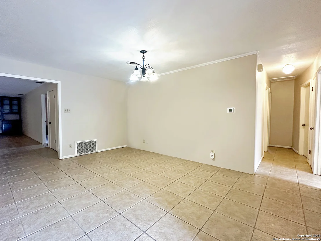 Photo of 1407 Mockingbird Lane