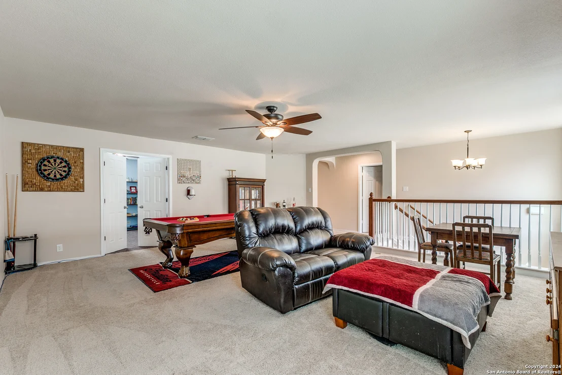 Photo of 247 TUFTED CRST