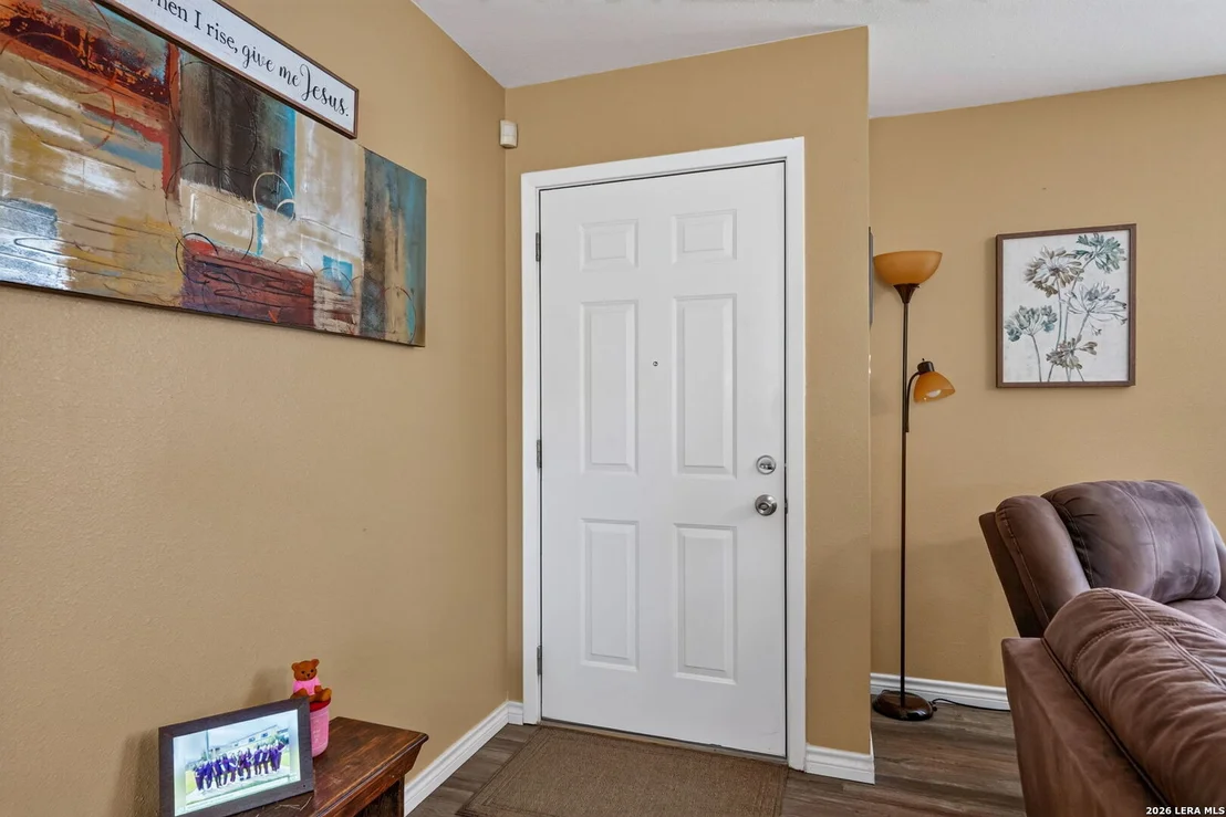 Photo of 325 WENDY LN