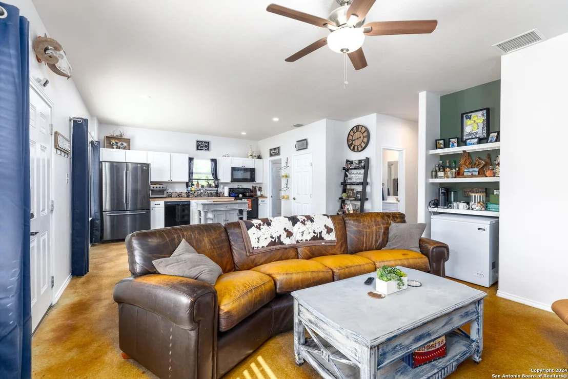 Photo of 381 CIMARRON