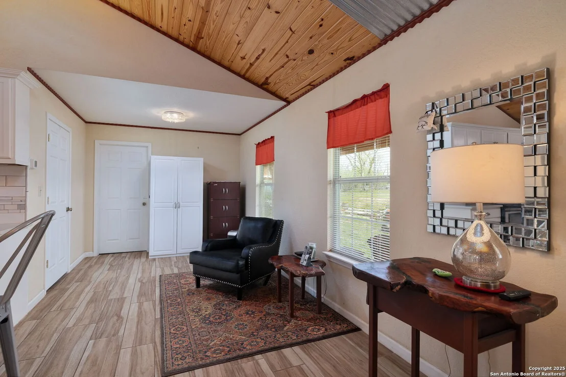 Photo of 404 Lake Rd