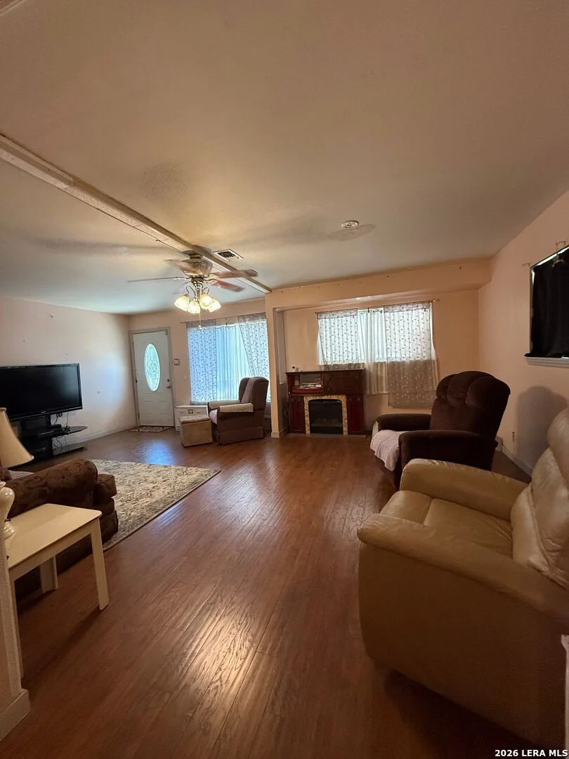 Photo of 6007 STONYBROOK DR