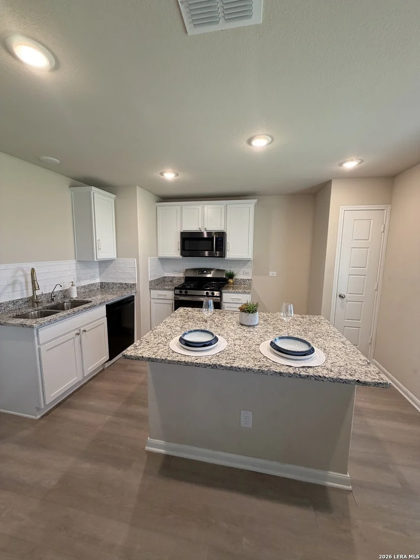 Photo of 810 Retama