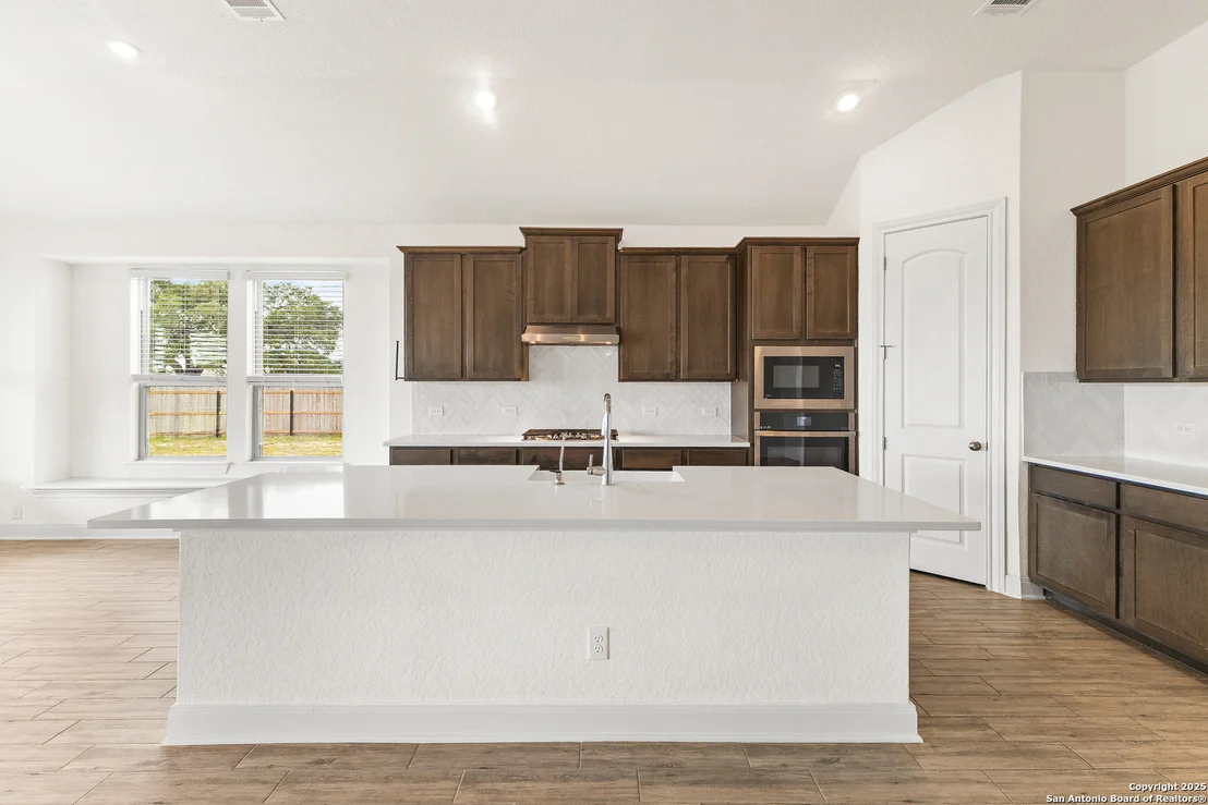 Photo of 127 Arched Oak