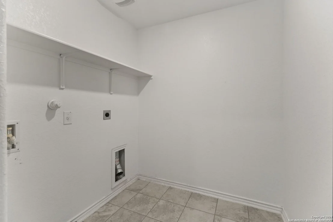 Photo of 8277 Assumption