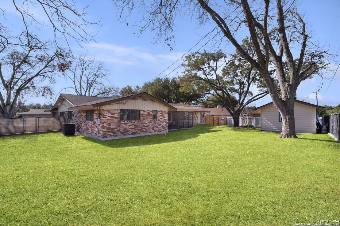 Photo of 669 WEATHERLY DR