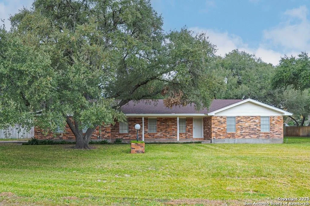 Photo of 23 Encino Loma