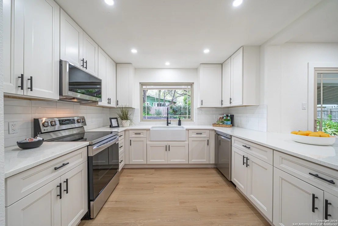 Photo of 3127 COLONY DR