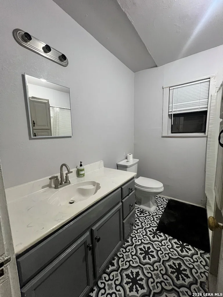 Photo of 274 S Ceylon