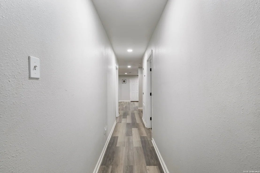 Photo of 1403 MEADOW GLN