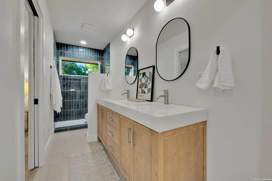 Photo of 127 Highview Dr