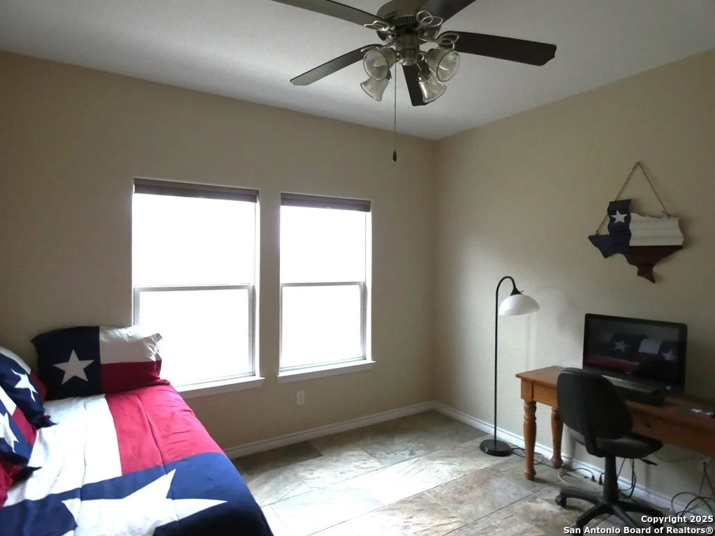 Photo of 283 Live Oak Rd