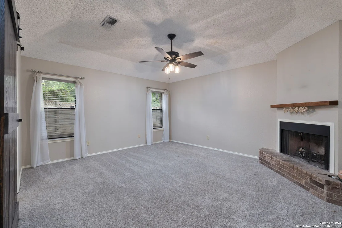 Photo of 9231 Saint Ives