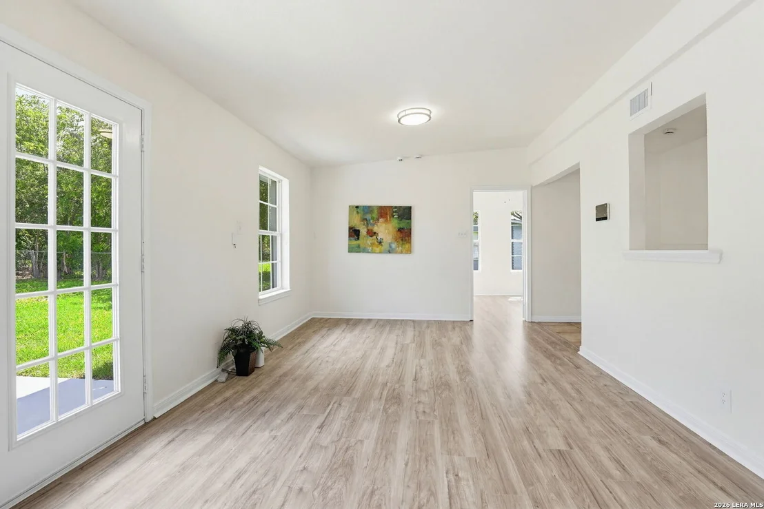 Photo of 130 CHADWICK DR