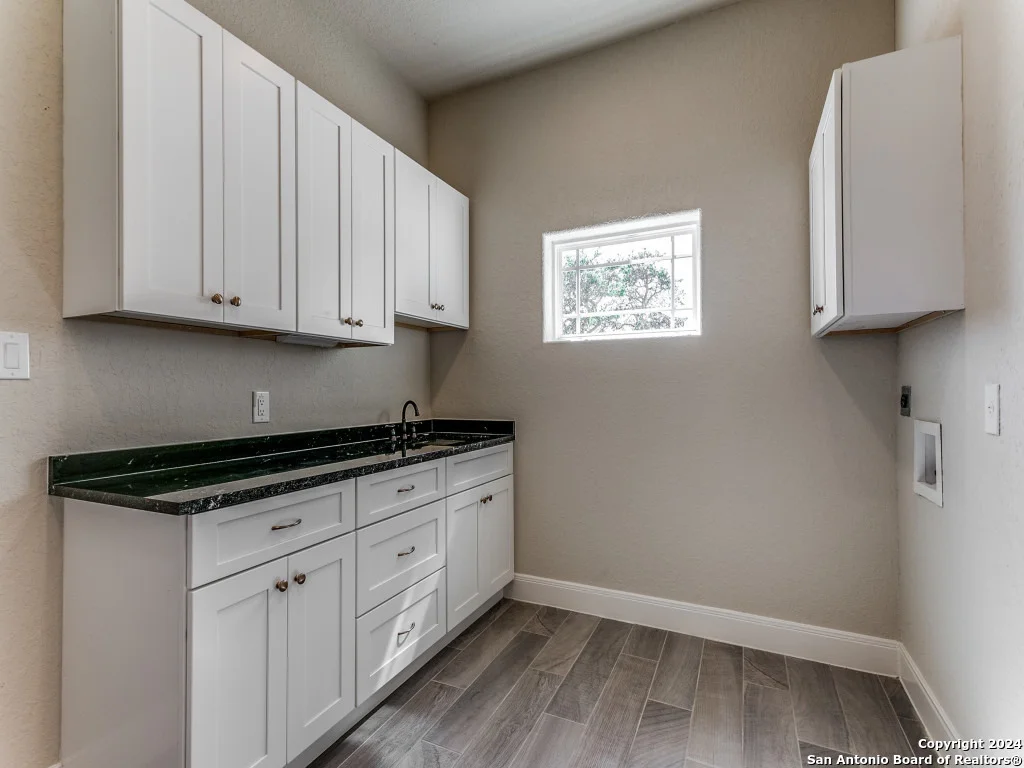 Photo of 929 MOONLIGHT DR