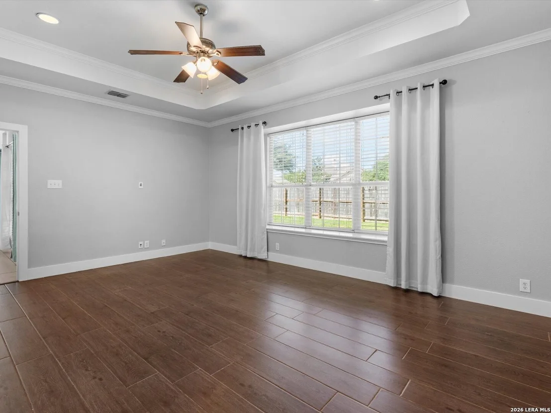 Photo of 121 NORMAN CV