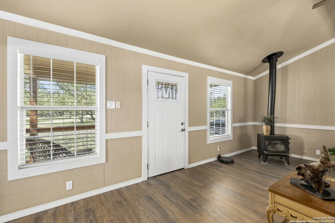 Photo of 592 Oakridge Trail