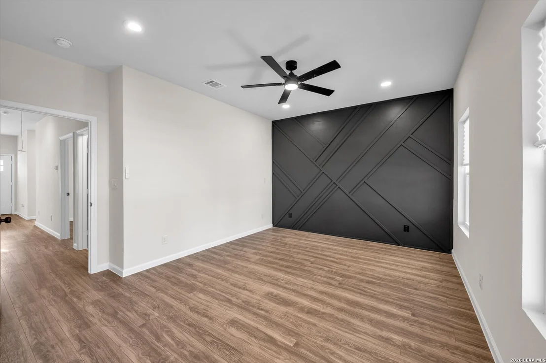 Photo of 531 Sunglo