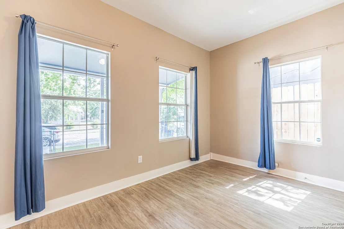 Photo of 1042 PASO HONDO