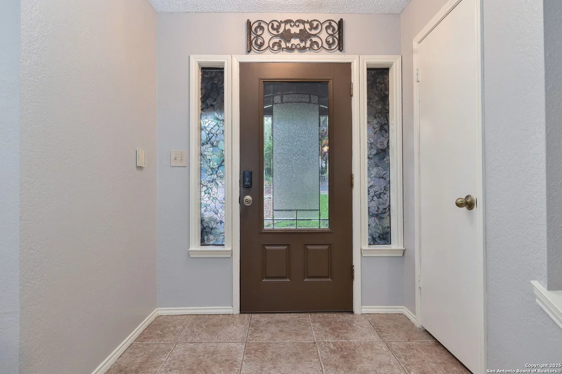 Photo of 9231 Saint Ives