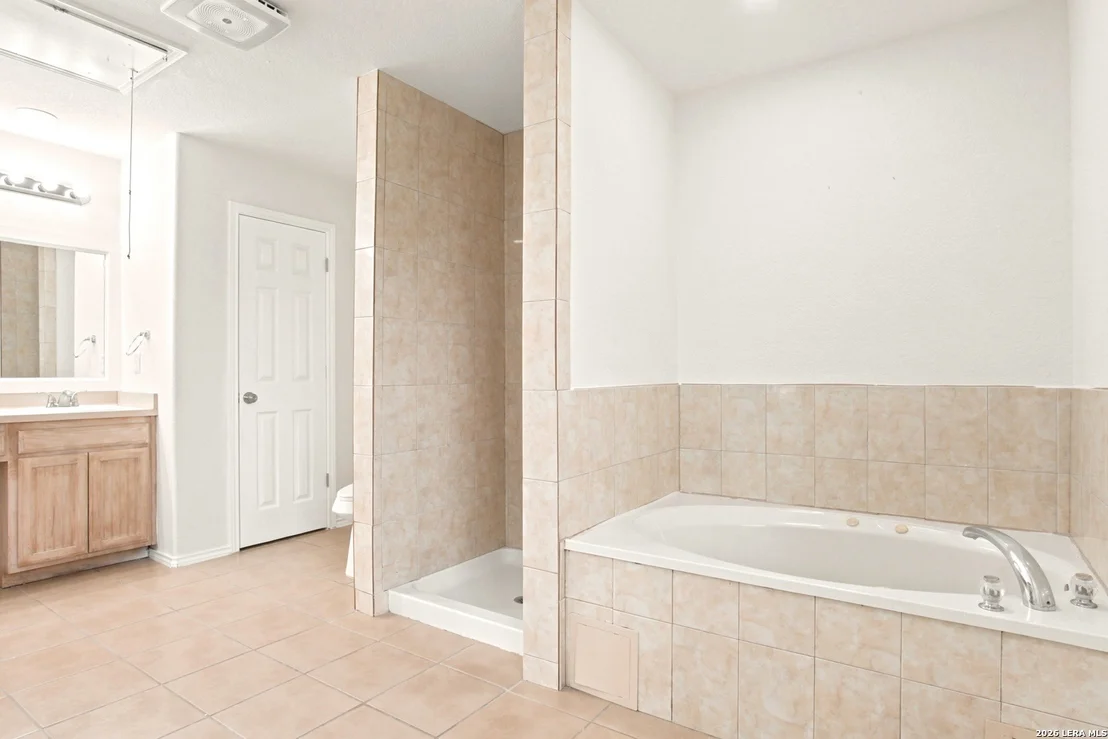 Photo of 438 CRESTHILL RD