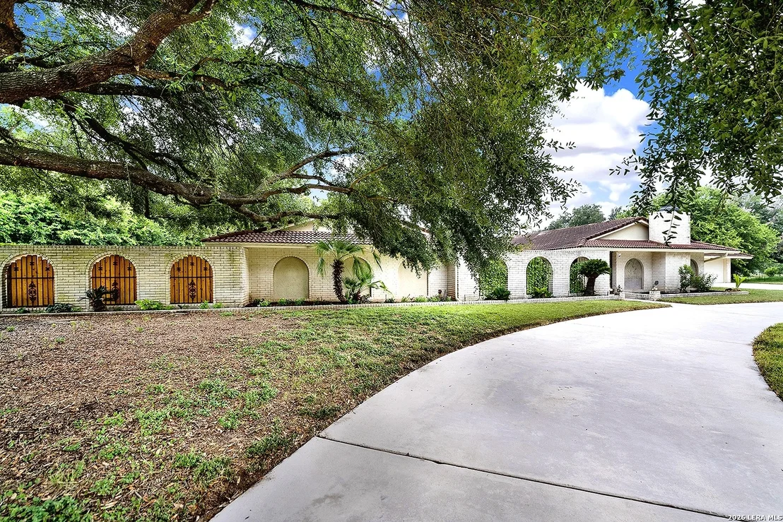 Photo of 5 AUGUSTA DR