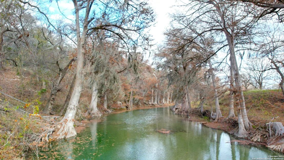 Photo of 217 HIDDEN LAKE DR