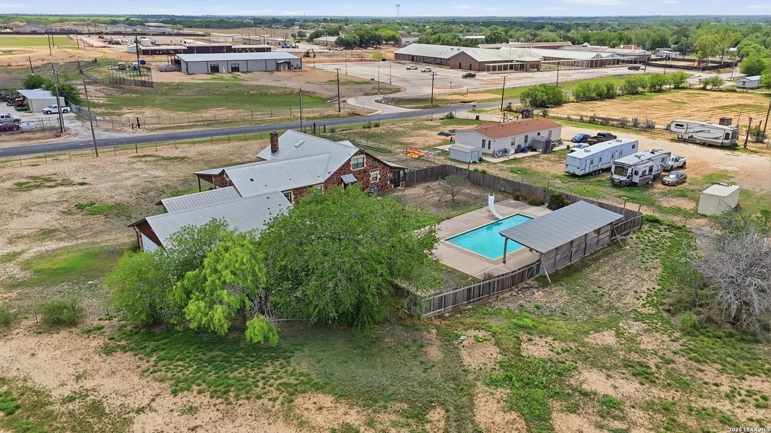 Photo of 1001 HORTON LN