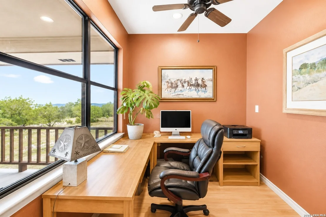 Photo of 138 RIDGE RD W